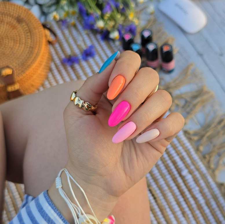 Confetti nails and neons - summer vacation manicure with Choose Your Summer