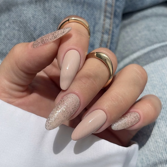 Delicate work nails – how to create elegant manicure with Semilac Nail Polish