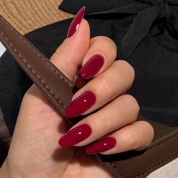 Minimalist nails – elegance in simplicity with Semilac Nail Polish