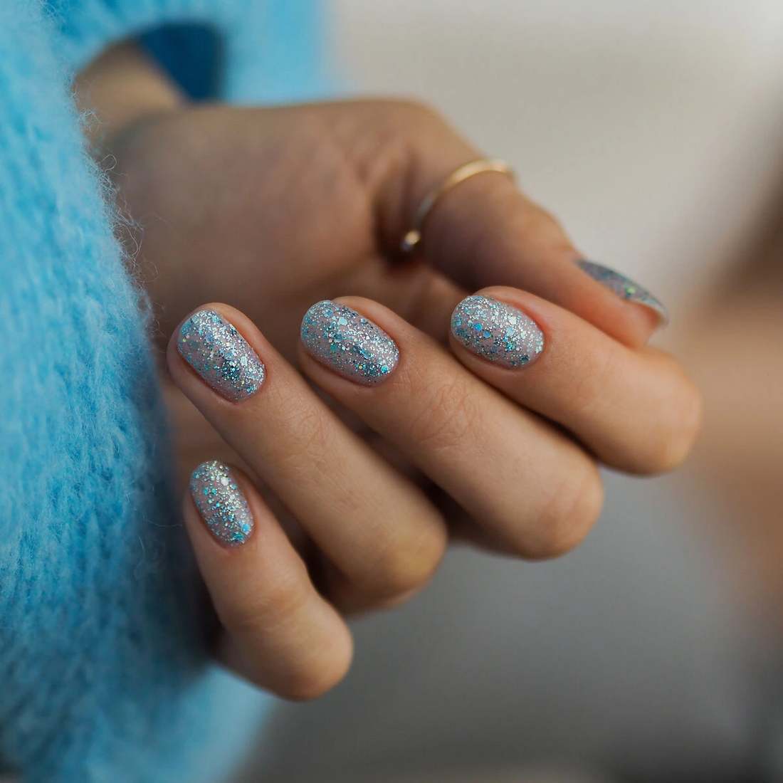 New Year's Eve glitter nails - Best sparkly shades of UV Hybrid