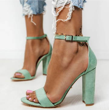 Pedicure 2025 - how to care for feet and what styling will be trendy