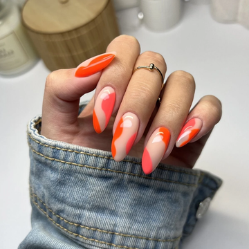 Roses and dots manicure – 2025 hits with Semilac UV Hybrid