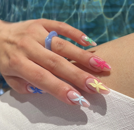 Convenient and quick nail extensions - your guide to beautiful longer nails