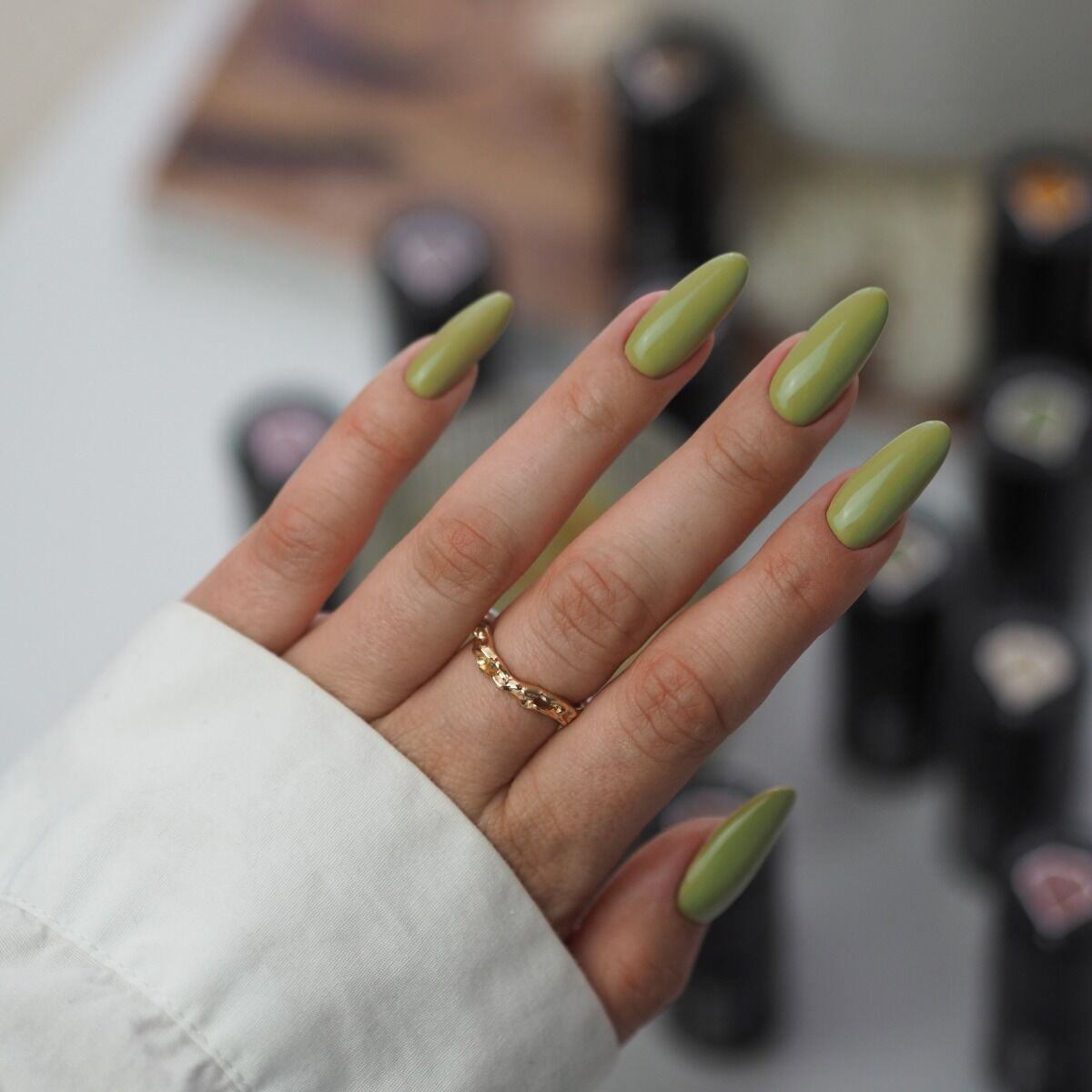 659 Matcha Latte - Semilac Soak Off Gel / Hybrid Nail Polish