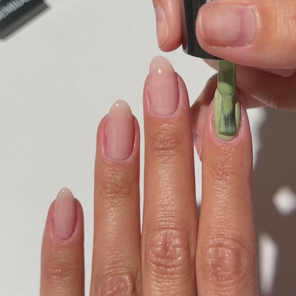 732 Pistachio Latte Gloss - Semilac Soak Off Gel / Hybrid Nail Polish