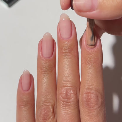 733 Creamy Praline Gloss - Semilac Soak Off Gel / Hybrid Nail Polish